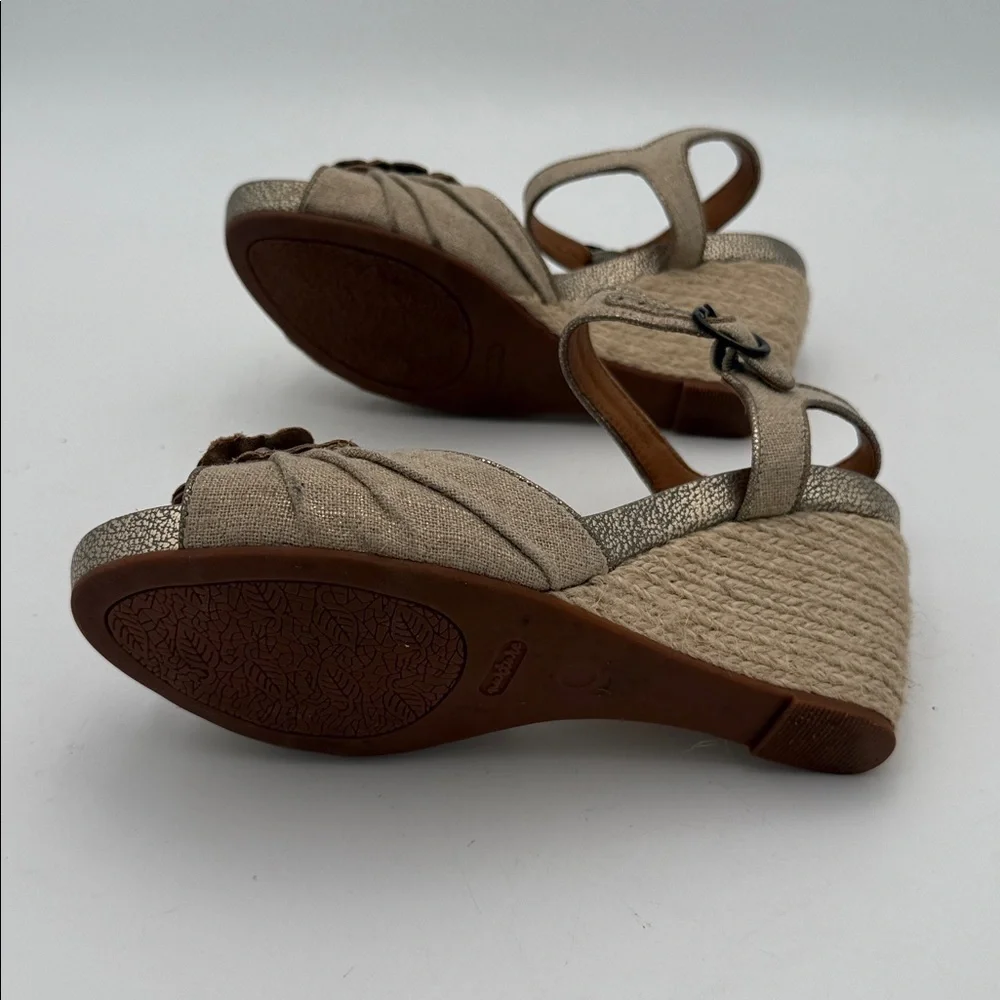 Vintage Elegant Metallic Wedge Sandals leather canvas 7.5 boho casual office Y2K